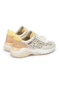 Pikolinos NERJA - Zapatillas - nata