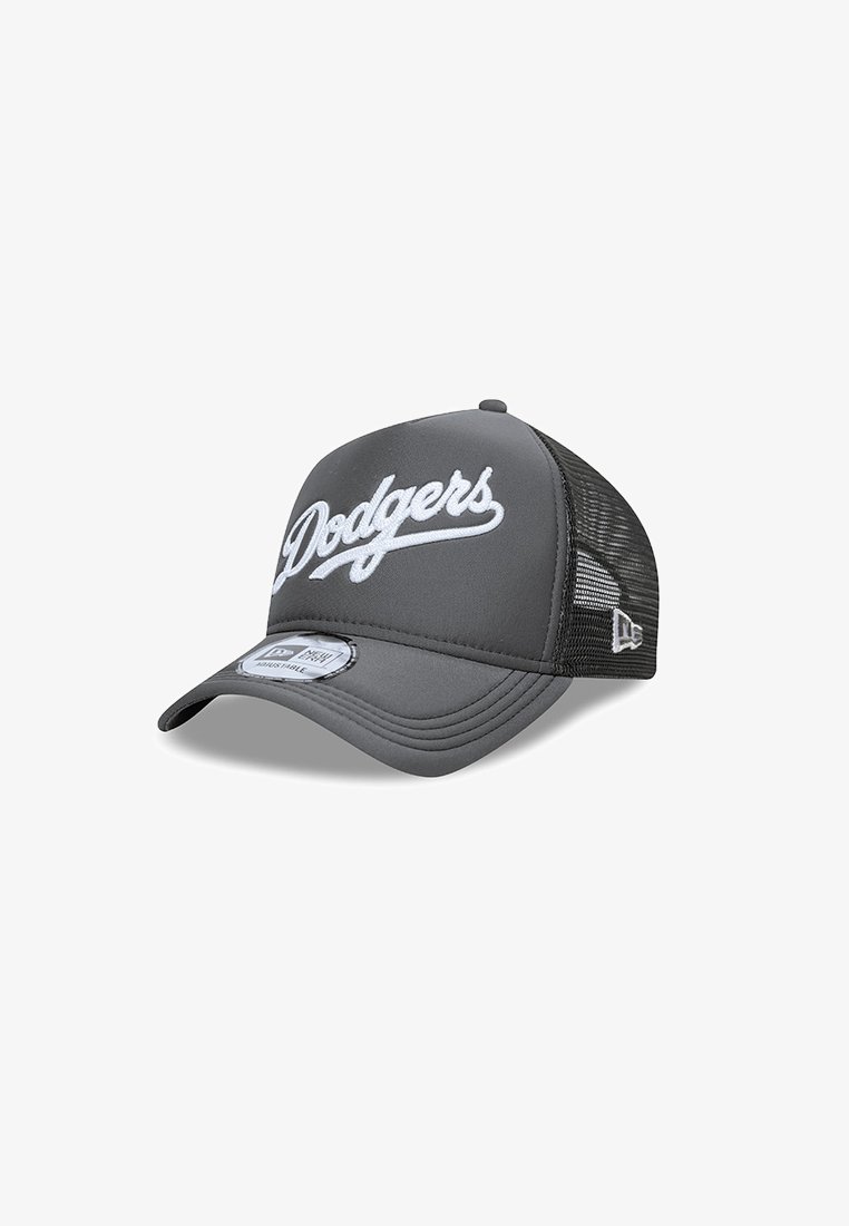 Boné cinza com uma coroa arredondada e aba curva. Logótipo "Dodgers" bordado em branco na parte da frente. Painéis laterais em rede e faixa ajustável.