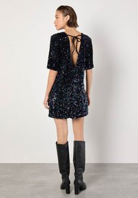 Apricot - Sukienka koktajlowa