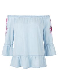Blusa azzurro chiaro off-the-shoulder con maniche a campana, orlo svasato e ricami floreali viola sulle maniche. Realizzata in un tessuto leggero.