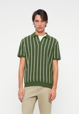 - Koszulka polo