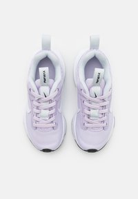 Nike Sportswear AIR MAX INTRLK LITE - Sapatilhas - violet frost/white/barely grape/pure platinum
