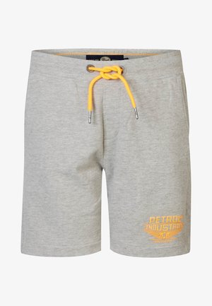 Graue Freizeitshorts mit gelbem Kordelzug und gelbem "Petrol Industries"-Logo am unteren linken Oberschenkel.