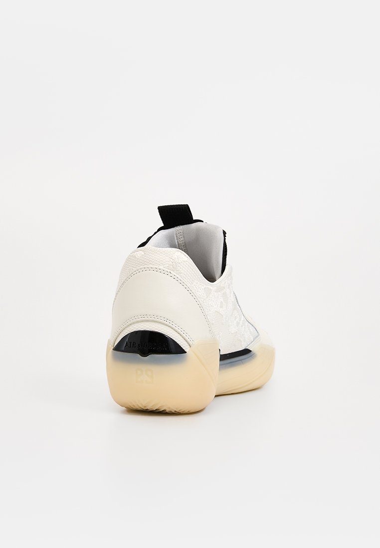 AIR JORDAN XXXIX