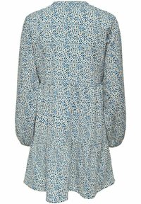 Robe à manches longues en tissu léger, présentant un motif moucheté bleu et beige, avec une taille cintrée et une jupe évasée.