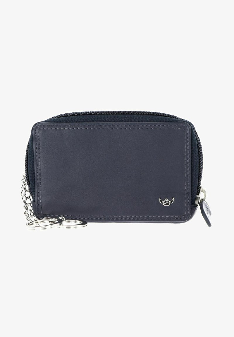 Petit porte-clés en cuir bleu marine avec fermeture éclair et chaîne porte-clés argentée attachée, avec un petit logo métallique dans le coin avant.