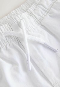 Niet geselecteerd, white