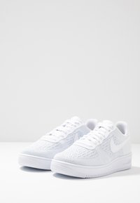 Nike Sportswear AIR FORCE FLYKNIT Trainers white/pure