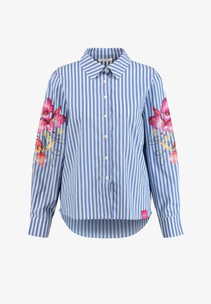 Camicia a righe verticali blu e bianche con bottoni, maniche lunghe e ricami floreali rosa su entrambe le maniche.