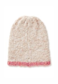 Beanie lavorato a maglia di colore beige chiaro con una finitura morbida e testurizzata; presenta un accento di colore rosa brillante e viola all'orlo. Design arrotondato e aderente.