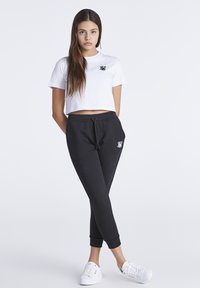 SIKSILK Crop Tee - Camiseta básica - white