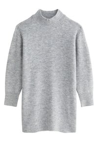 Robe-pull gris clair à manches longues en tricot, avec col montant, poignets et ourlet côtelés, fabriquée en tissu doux et texturé.