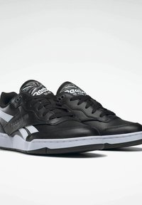 Reebok Classic BB 4000 II TRAINERS - Volnočasové šněrovací boty - core black   cloud white   pure grey