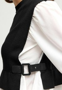 Next Svetr - black