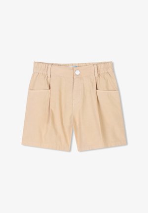 Shorts beiges avec une taille élastique, une fermeture à bouton et deux poches latérales. Le tissu a une texture lisse et un design simple.