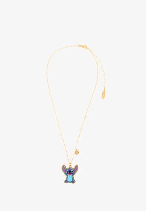 Collier en chaîne dorée mettant en valeur un pendentif Stitch en émail bleu et violet avec des accents en relief et un petit pendentif près du fermoir.