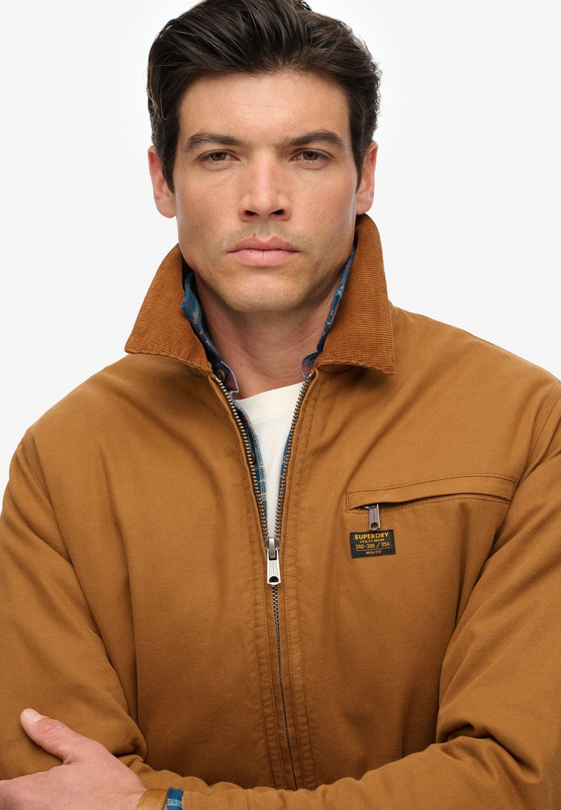 Veste Jacket Camel SUPERDRY COMPANY - Taille S - Neuf Avec étiquettes