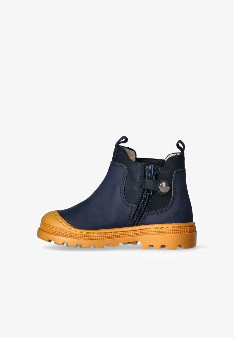 Stivaletto blu navy per bambini con suola in gomma arancione, zip laterale, cintura con bottone e linguette di trazione davanti e dietro.