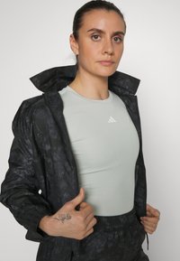 adidas Performance TECHFIT - Camiseta básica - silver/white