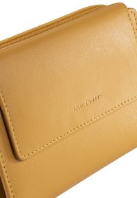 MAITRE BROMLEY DIETHILDE  - Portemonnee - yellow