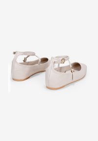 Bosanova Ballerine con cinturino - beige