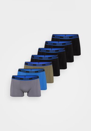 Stel van zeven paar boxershorts in grijs, blauw, groen en zwart, met elastische taillebanden met het blauwe "HUGO"-logo. Glad katoenen stof.