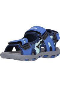 Siniset ja tummansiniset säädettävät sandaalit, joissa on camouflagekuvio, valmistettu synteettisestä materiaalista ja varustettu teksturoidulla harmaalla kumipohjalla.