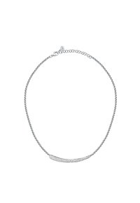 Collana in argento con catenina delicata, caratterizzata da una barra curva ornata con piccole pietre trasparenti, dotata di chiusura a moschettone.