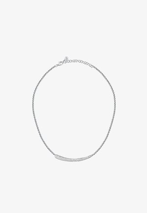 Collana in argento con catenina delicata, caratterizzata da una barra curva ornata con piccole pietre trasparenti, dotata di chiusura a moschettone.