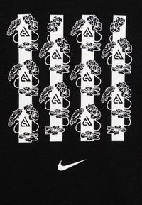 Nike Sportswear TEE GIANNIS UNISEX - Nyomott mintás póló - black