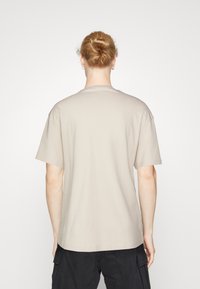 Jack & Jones JORBRADLEY MITCH TEE CREW NECK - Camiseta estampada - moonbeam