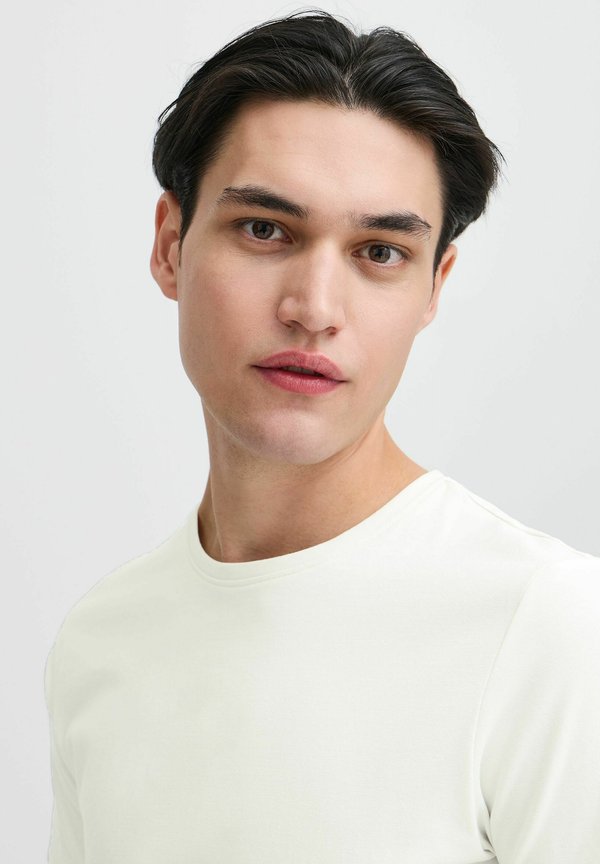 CFDavid - Basic T-shirt - egret4