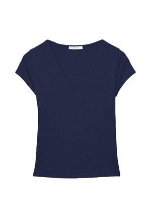 Marineblauwe blouse met korte mouwen, V-hals en licht geplooide details aan de voorkant, plat gelegd op een witte achtergrond.