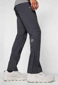 Berghaus RIDGE ROAMER - Hlače za otvoreno - black