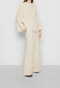 By Malene Birger Bluse - beige