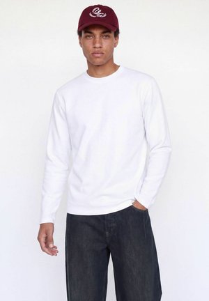 Jack & Jones, LONGSLEEVED T-SHIRT SCUBA LONGSLEEVED T-SHIRT - T-shirt à manches longues - off-white