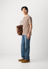 Scotch & Soda MICRO ALLOVER PRINT REGULAR FIT - Poloshirt - tannin