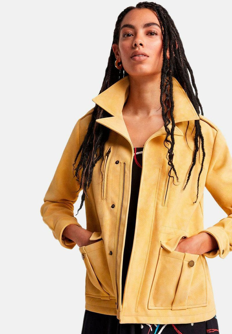 Desigual Imitatieleren jas geel