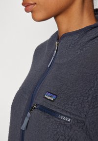 Patagonia RETRO HOODY - Giacca in pile - smolder blue