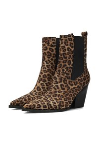 Botas de tobillo con estampado de leopardo que presentan una punta afilada, paneles laterales elásticos y un tacón cuadrado. Tela suave con un patrón texturizado.