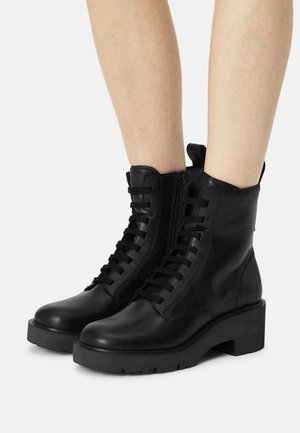 MILAH - Bottines à plateau - black