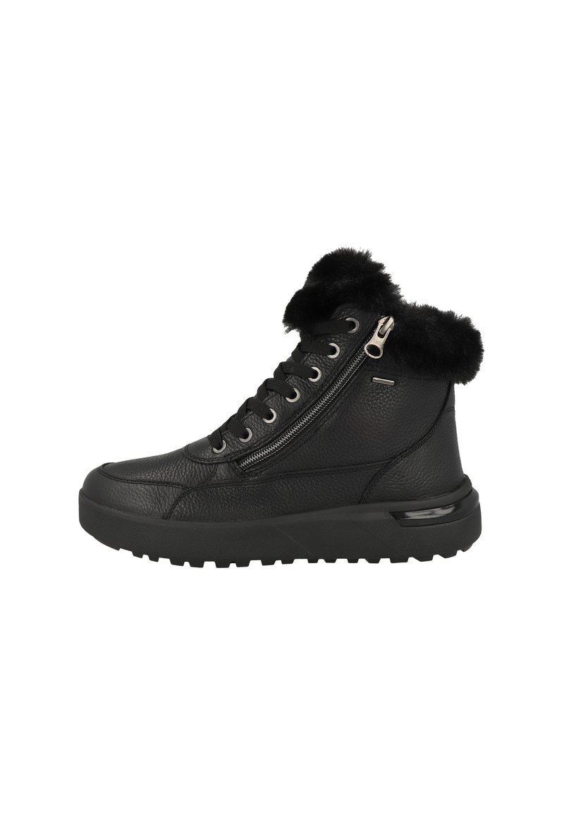 Czarne wysokie buty wykonane z fakturowanej skóry, z sztucznym futrem na krawędzi, sznurowanym przodem, bocznym zamkiem oraz masywną gumową podeszwą.