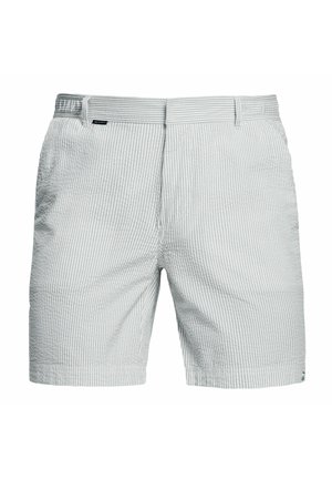 Shorts pour hommes en coton gris clair et blanc à rayures, avec passants de ceinture et poches latérales, présentés de face sur un fond blanc.