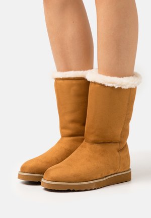 Laura Biagiotti Botas - camel