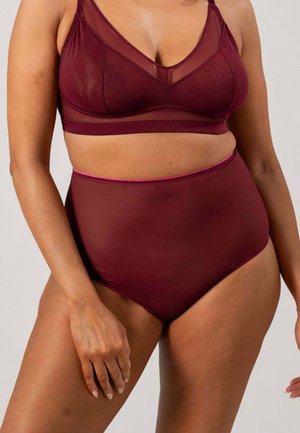 Bordeaux sheer bh en hooggetailleerde slipset met een gladde textuur, V-hals ontwerp en contrasterende roze stiksels.