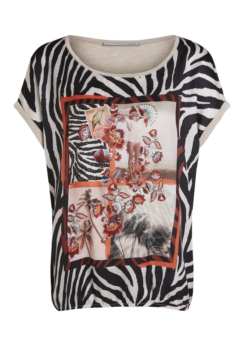 Tričko s krátkým rukávem s černo-bílým zebřím potiskem, které má květinový grafický design v červené a oranžové na béžovém pozadí.