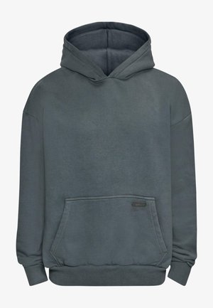 Hoodie à capuche en gris foncé, fabriqué en tissu doux. Il dispose d'une poche avant, de poignets côtelés et d'une capuche avec cordon de serrage. Texture lisse.
