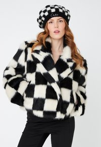 LIE JACKET - Μπουφάν από συνθετικό δέρμα - white/black