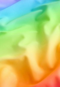 Mitmekesine kangas, millel on sile tekstuur, sinisest roheliseks ja oranžiks üleminekuga, mis näitab pehmeid laineid ja õrna läiget.