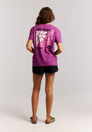 Protest - T-shirt z nadrukiem